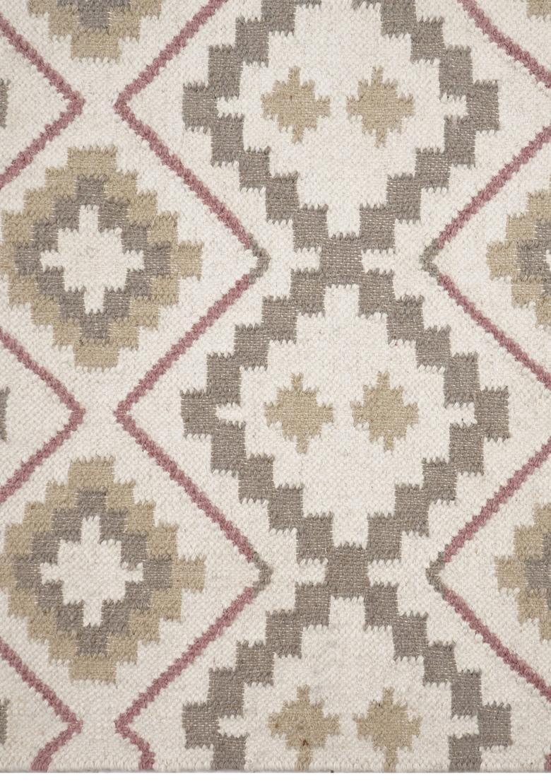 Saffron Rugs Flat Woven Ivory  Bohemian Rectangular Wool Area Rug - Indya