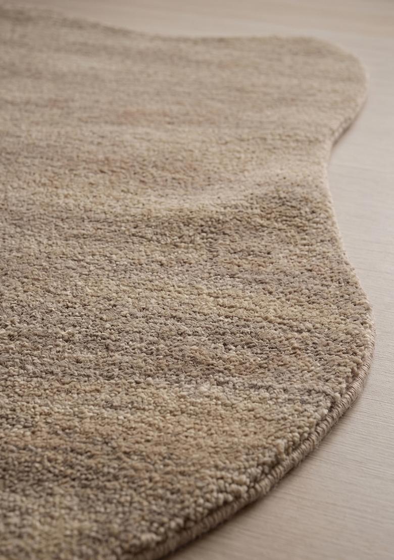 Saffron Rugs Hand Tufted Beige Solid Modern Oblong Wool Area Rug - Indya