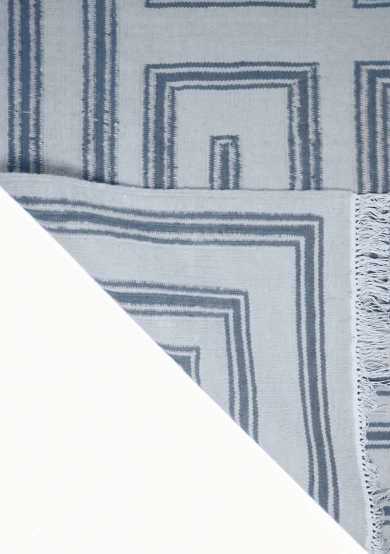 Saffron Rugs Handmade Wool Dhurrie Flat Weave Rectangular Rug – Light Blue Grey Bohemian Geometric Kilim Style Carpet for Living Room, Made in India - Indya