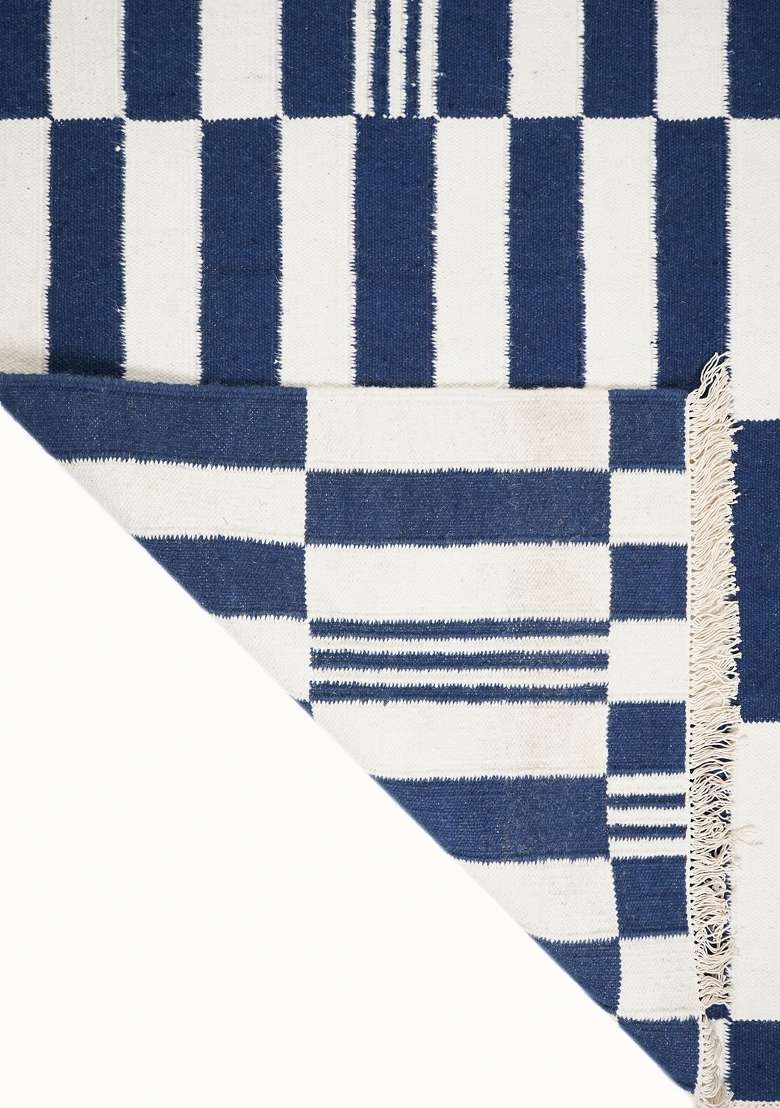 Saffron Rugs Handmade Wool Dhurrie Flat Weave Rectangular Rug – Navy Blue Contemporary Checkered Kilim Style Carpet for Living Room, Made in India - Indya