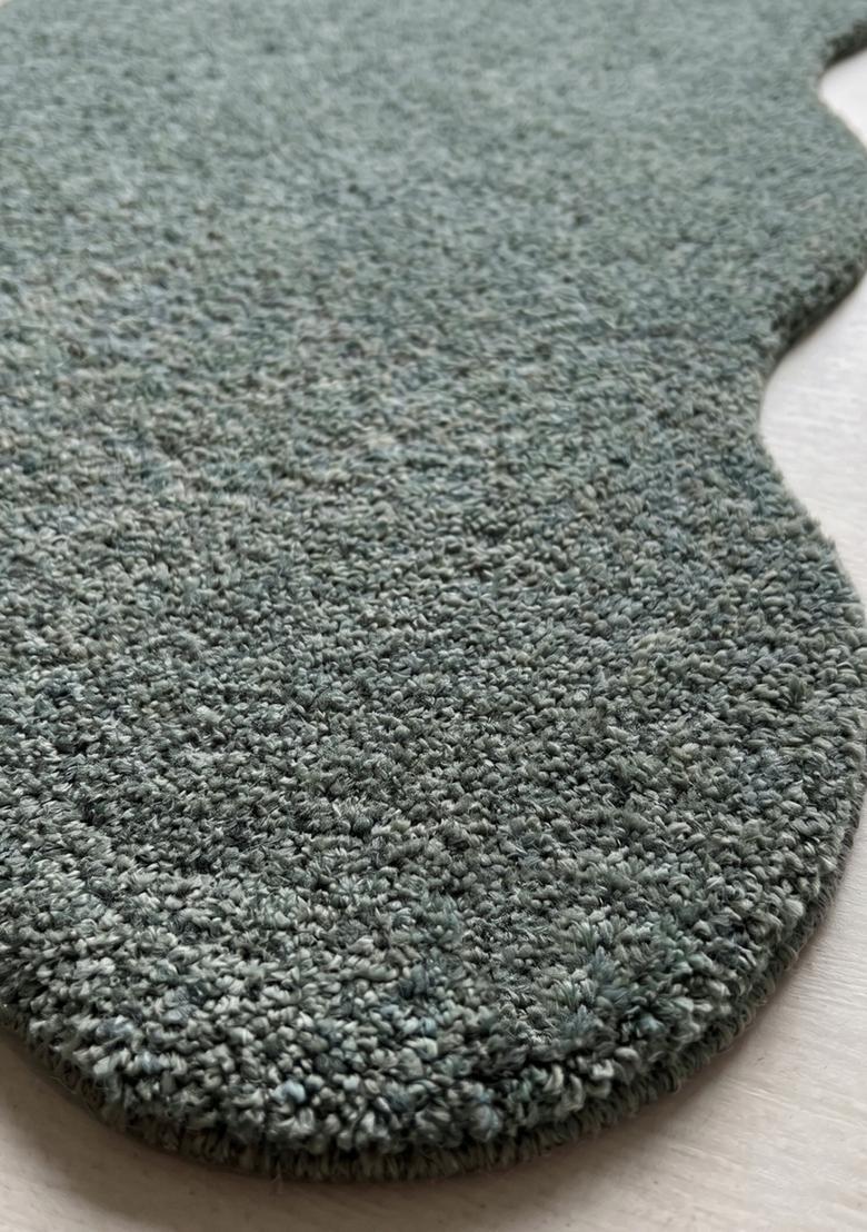 Saffron Rugs Hand Tufted Grey Solid  Scalloped Wool Area Rug - Indya