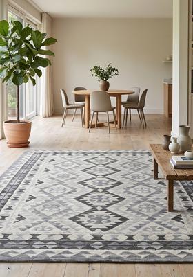 Saffron Rugs Hand Tufted Grey Geometric  Rectangular Wool Area Rug