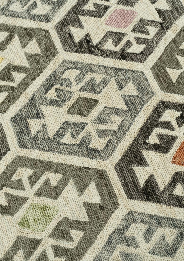 Saffron Rugs Hand Tufted Charcoal Grey Geometric  Rectangular Wool Area Rug - Indya