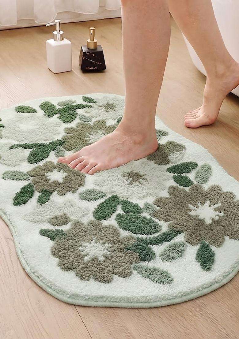 Saffron Rugs Hand Tufted Cotton Bath Mat | Mint Green Scalloped | Anti Slip Backing | Shabby Chic Floral Bathroom Rug - Indya