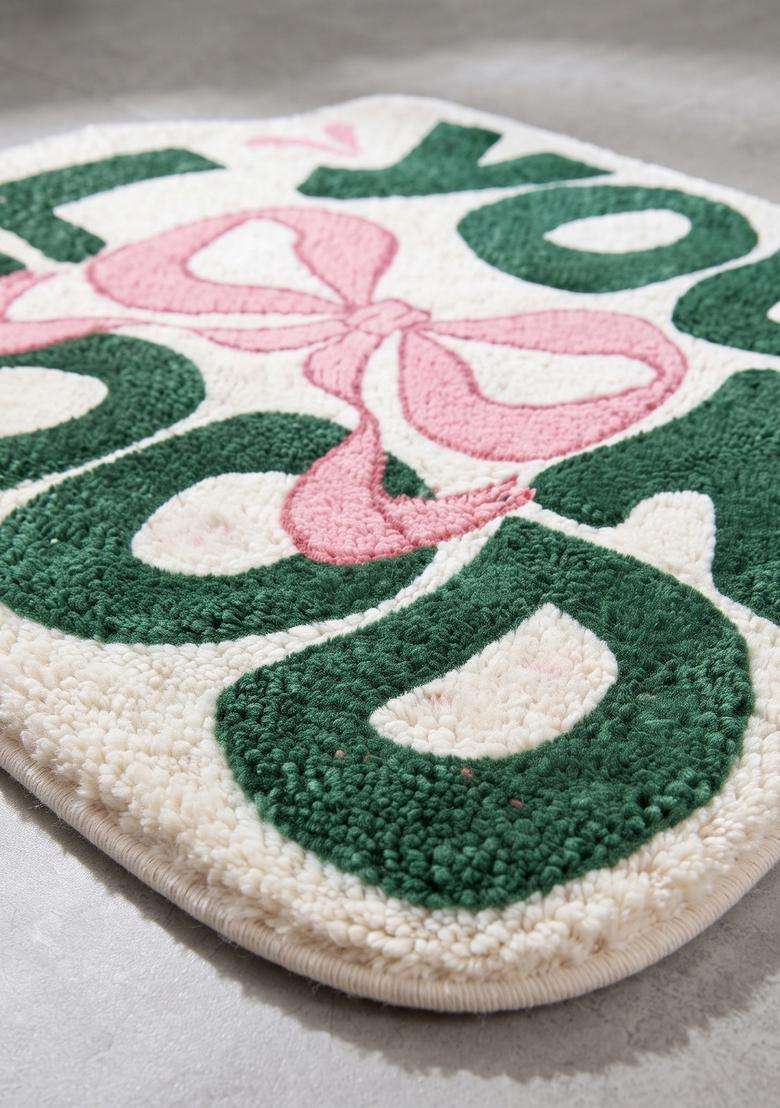 Saffron Rugs Hand Tufted Cotton Bath Mat | White Green Pink Scalloped | Anti Slip Backing | Contemporary Typography BATHMATS Bathroom Rug - Indya