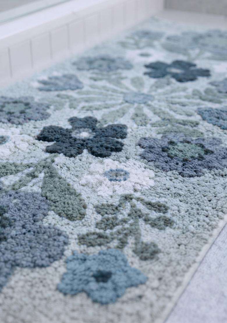 Saffron Rugs Hand Tufted Cotton Bath Mat | Light Blue Rectangular | Anti Slip Backing | Bohemian Floral Bathroom Rug - Indya
