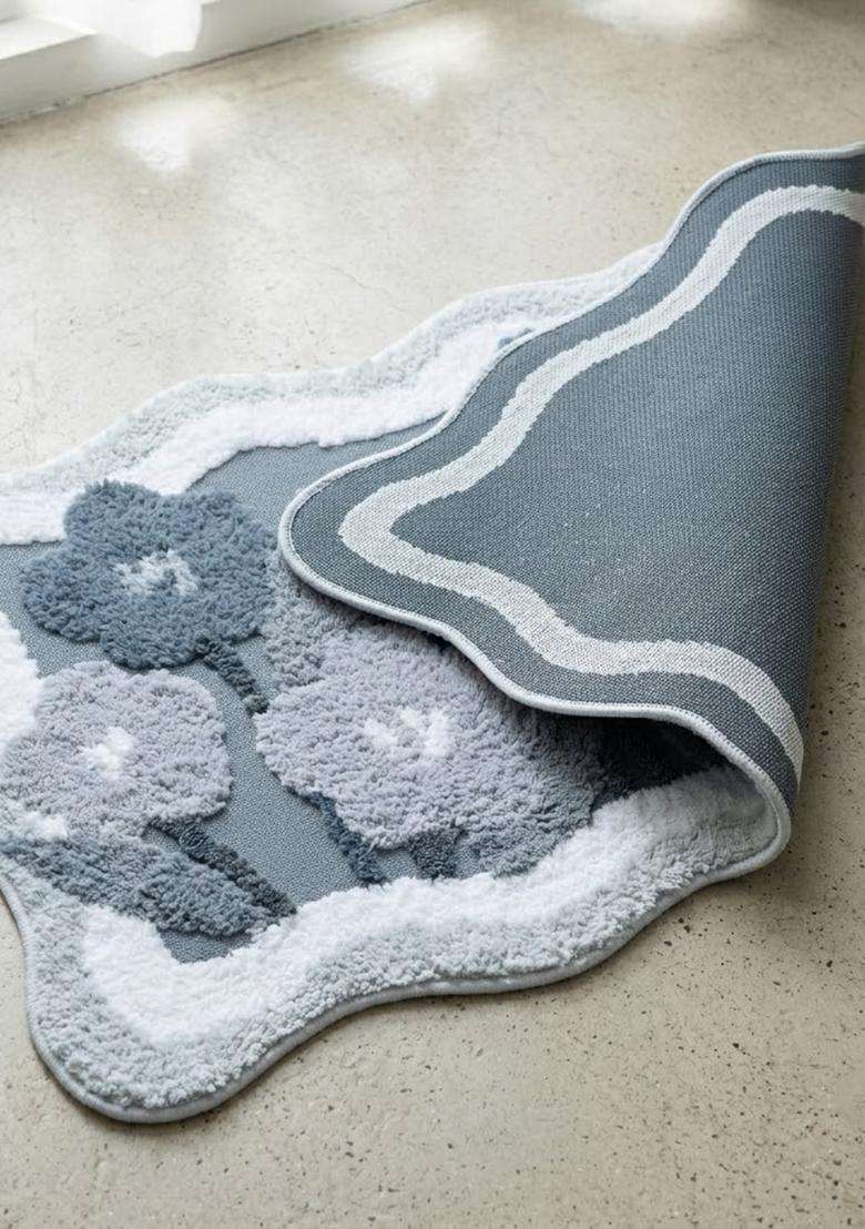 Saffron Rugs Hand Tufted Cotton Bath Mat | Blue Grey Scalloped | Anti Slip Backing | Bohemian Floral Bathroom Rug - Indya