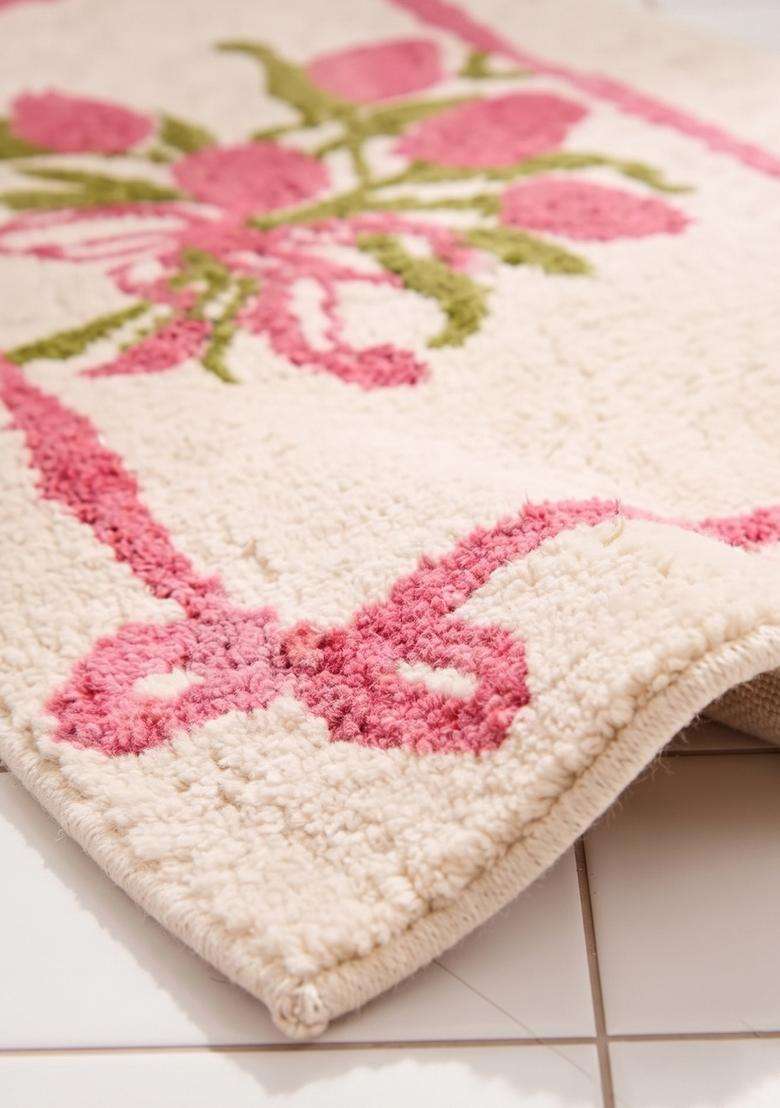 Saffron Rugs Hand Tufted Cotton Bath Mat | Cream Pink Rectangular | Anti Slip Backing | Shabby Chic Floral Bathroom Rug - Indya
