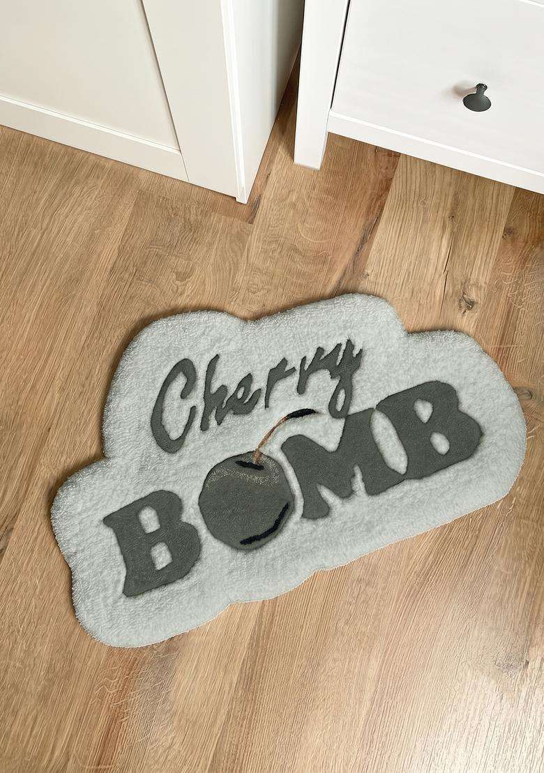 Saffron Rugs Hand Tufted Cotton Bath Mat | Light Grey Scalloped | Anti Slip Backing | Contemporary Typography BATHMATS Bathroom Rug - Indya
