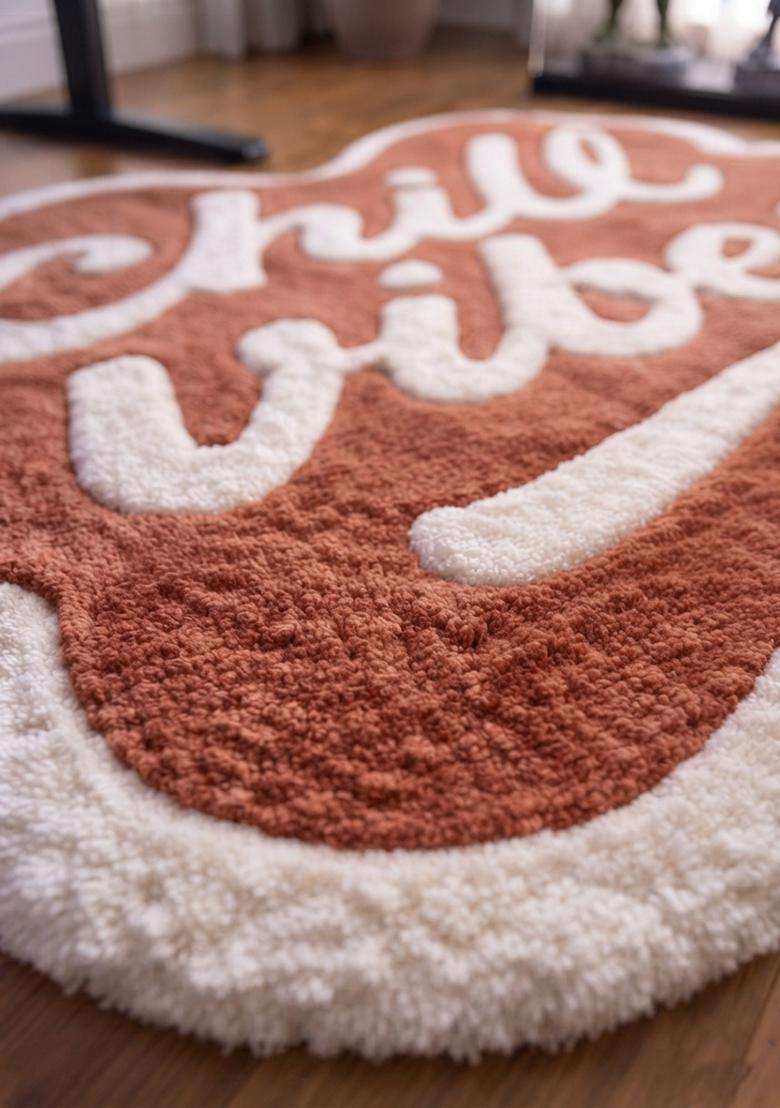 Saffron Rugs Hand Tufted Cotton Bath Mat | Terracotta Scalloped | Anti Slip Backing | Retro Typography BATHMATS Bathroom Rug - Indya