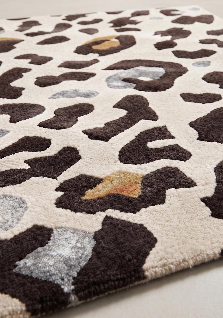 Saffron Rugs Hand Tufted 100% Wool Area Rug | Cream Beige Rectangular Rug | Cotton Backing | Contemporary Animal Print Carpet for Living Room - Indya
