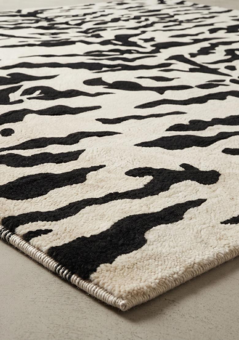 Saffron Rugs Hand Tufted 100% Wool Area Rug | Black and White Rectangular Rug | Cotton Backing | Contemporary Animal Print Carpet for Living Room - Indya