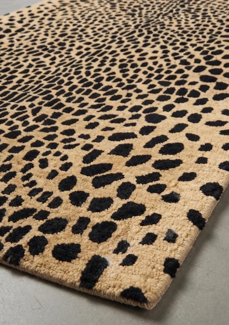 Saffron Rugs Hand Tufted 100% Wool Area Rug | Tan Beige Rectangular Rug | Cotton Backing | Contemporary Animal Print Carpet for Living Room - Indya