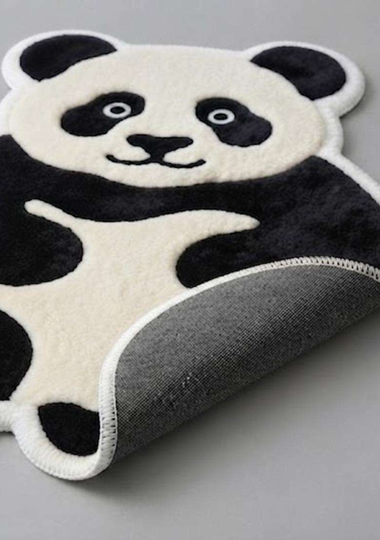 100% Wool Handmade Black And White Rug | Casual Animal Print Bear Carpet With Cotton Backing For Living Room - Indya
