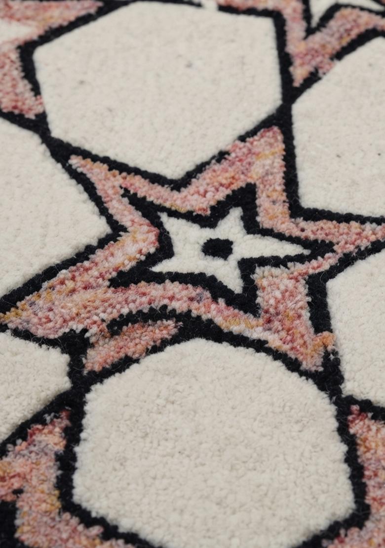 Saffron Rugs Hand-Tufted 80% Wool Round Rug | Cream | Cotton Backing | Casual Animal Print - Indya