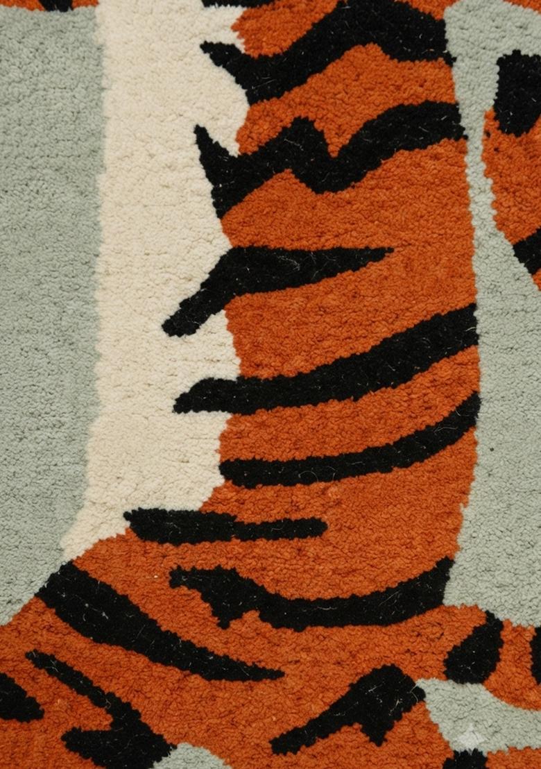 Saffron Rugs Hand-Tufted 80% Wool Rectangular Rug | Light Grey | Cotton Backing | Contemporary Animal Print - Indya