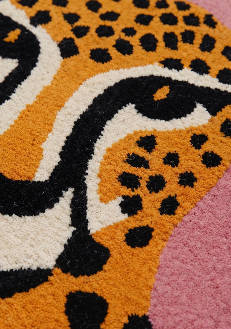 Saffron Rugs Hand-Tufted 80% Wool Rectangular Rug | Pink | Cotton Backing | Bohemian Animal Print - Indya