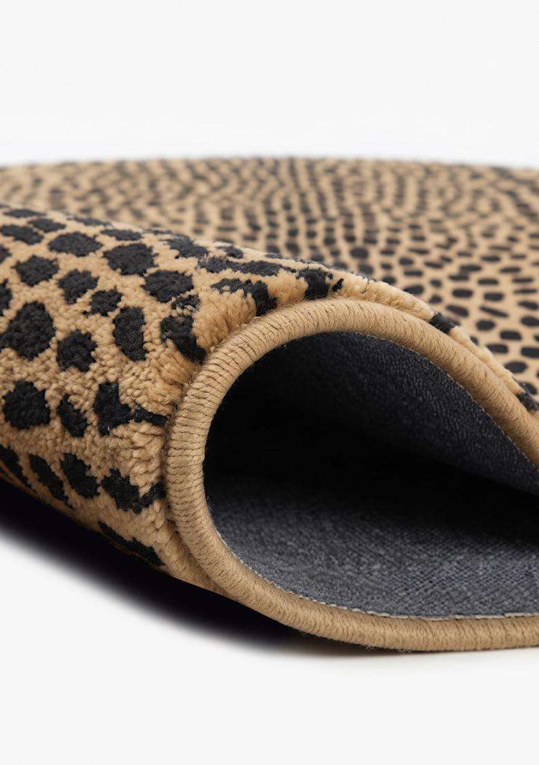 Saffron Rugs Tan Beige Eclectic Animal Print Hand Tufted Wool Round Rug - Indya