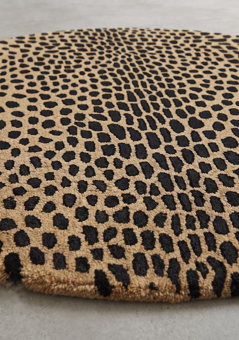 Saffron Rugs Hand Tufted Wool Area Rug | Tan Beige Round Rug | Cotton Backing | Eclectic Animal Print Carpet for Living Room - Indya