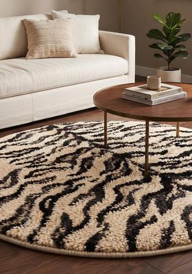 Saffron Rugs Hand Tufted Wool Area Rug | Beige and Black Round Rug | Cotton Backing | Contemporary Animal Print Carpet for Living Room