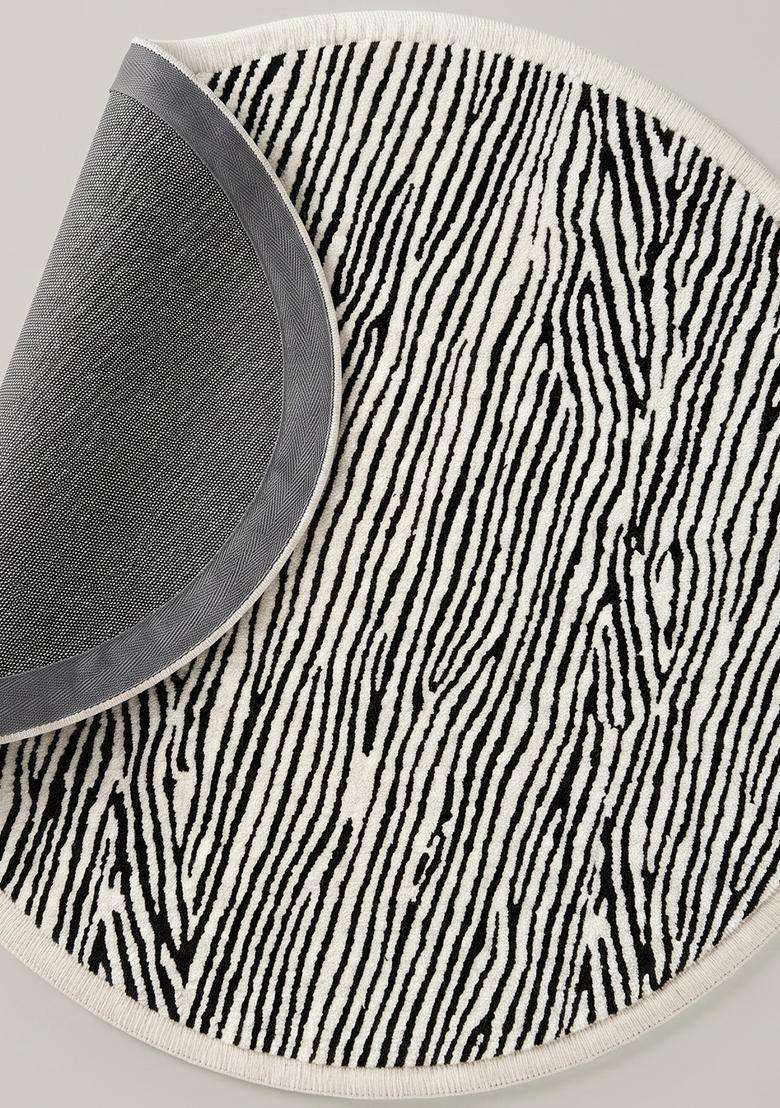 100% Wool Handmade Black Rug | Contemporary Animal Print Round Carpet With Cotton Backing For Living Room - Indya