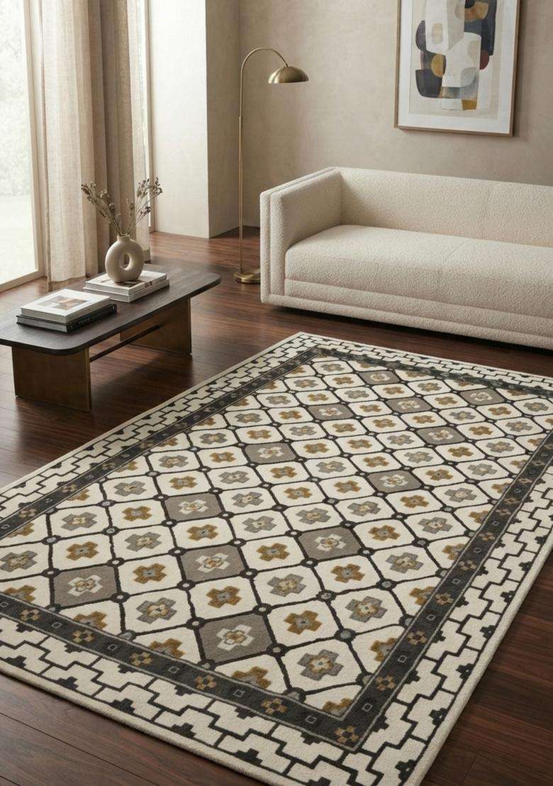 Saffron Rugs Ivory Transitional Geometric Hand Tufted Wool Rectangular Rug - Indya
