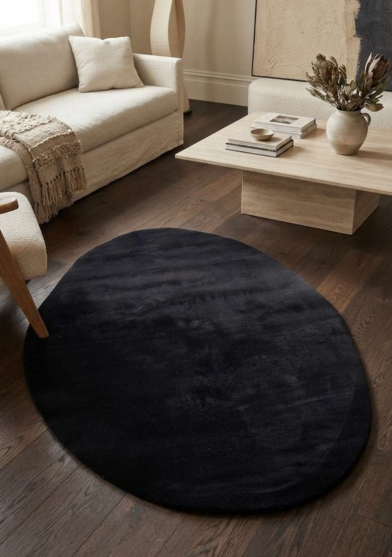 Saffron Rugs Black Hand Tufted Viscose Oval Rug - Indya