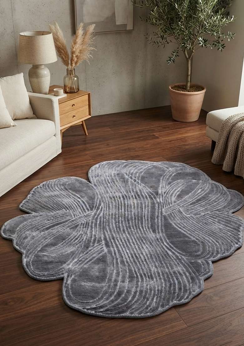 Saffron Rugs Hand-Tufted Grey Viscose Flower Rug - Indya