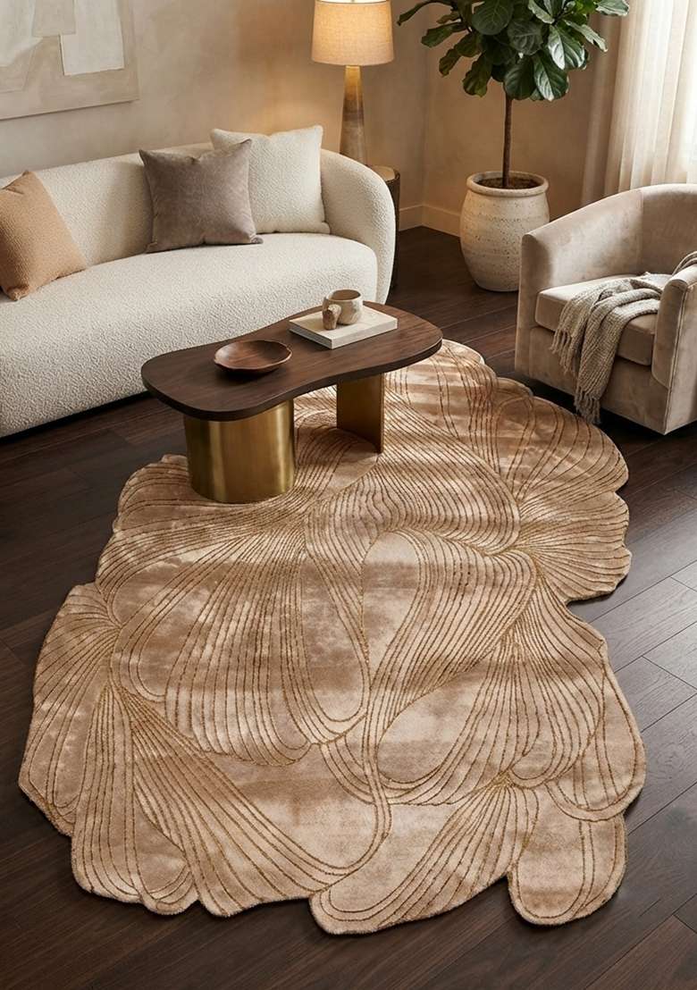 Saffron Rugs Sandy Beige Hand Tufted Viscose Scalloped Rug - Indya