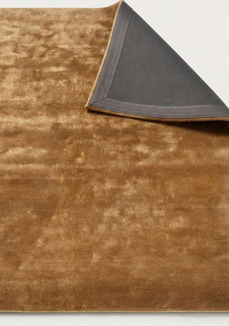 Saffron Rugs Warm Gold Hand Tufted Viscose Rectangular Rug - Indya