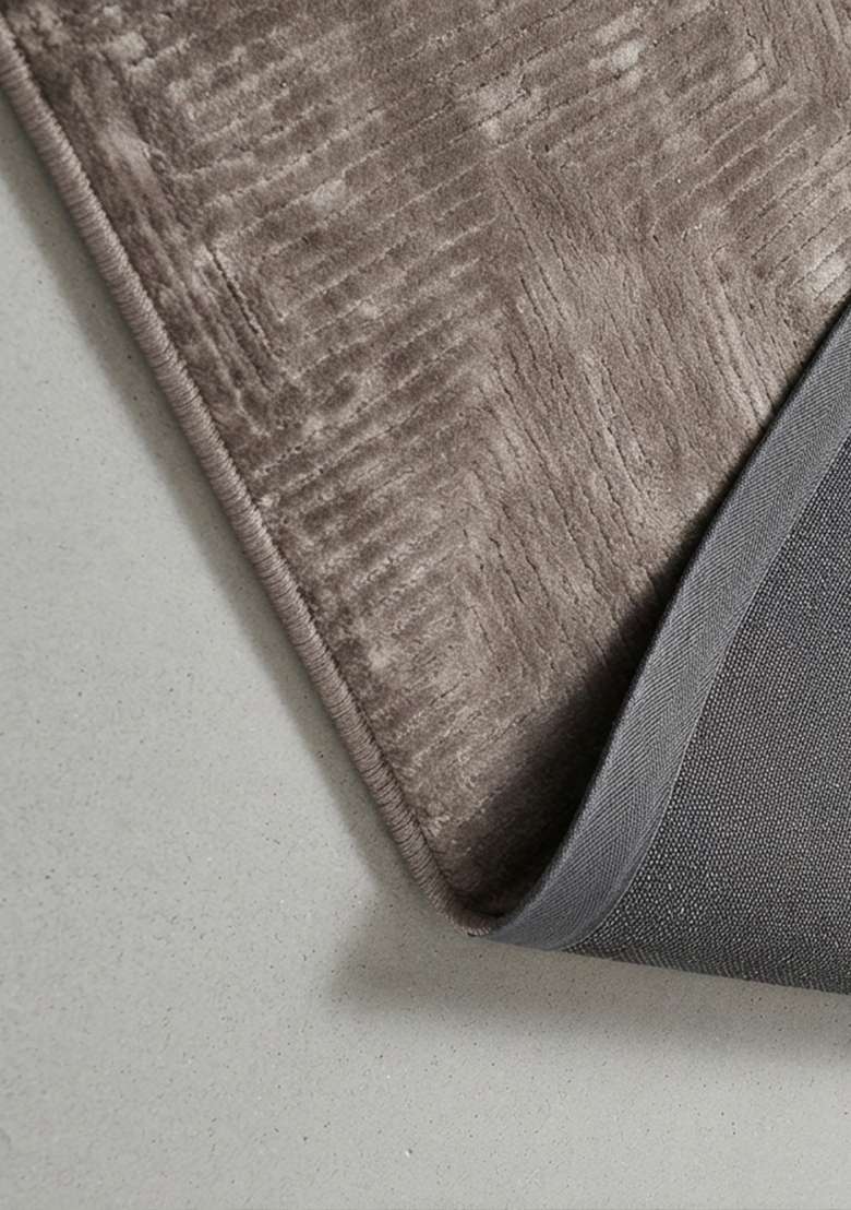 Saffron Rugs Hand-Tufted Taupe Grey Viscose Rectangular Rug - Indya