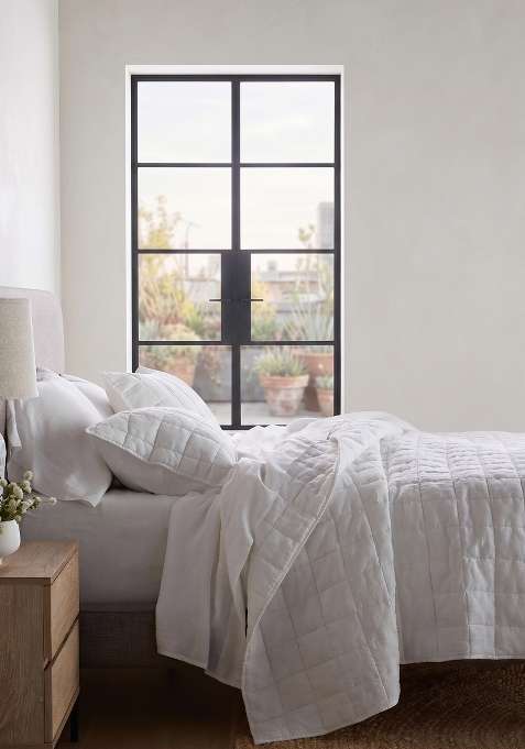 Star White European Linen Box Quilt