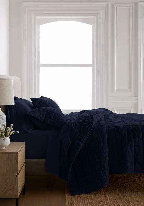 Navy European Linen Box Quilt Set