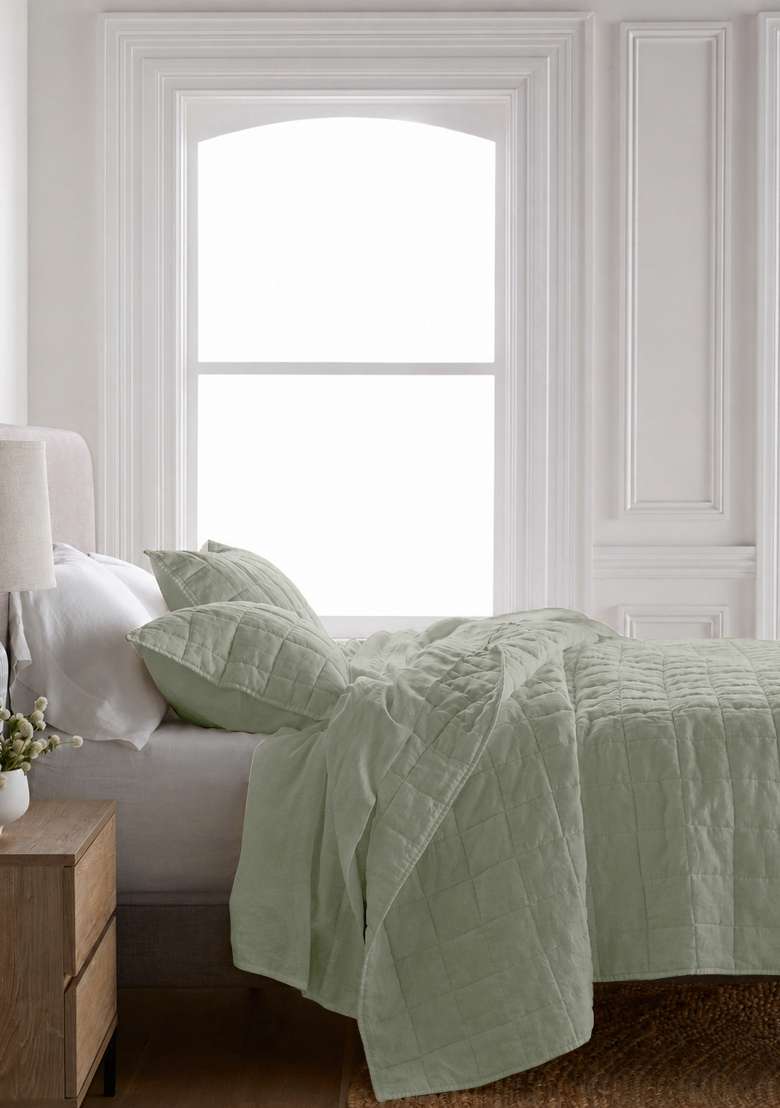 Olive European Linen Box Quilt Set - Indya