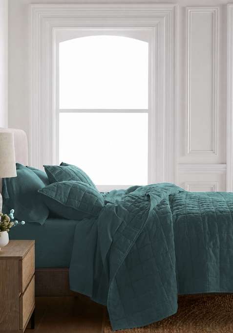 Aqua European Linen Box Quilt Set
