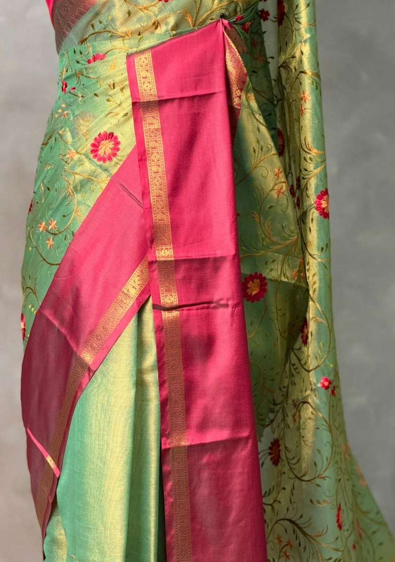 Green And Magenta Tissue Banarasi Silk Saree With Traditional Woven Design For Women - Indya