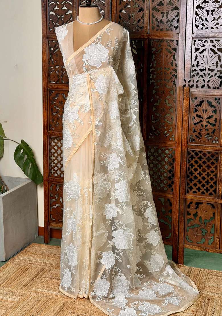 White Pure Organza Silk Saree With Traditional Woven Design For Women - Indya