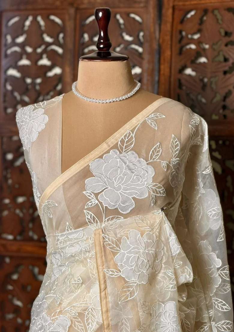 White Pure Organza Silk Saree With Traditional Woven Design For Women - Indya