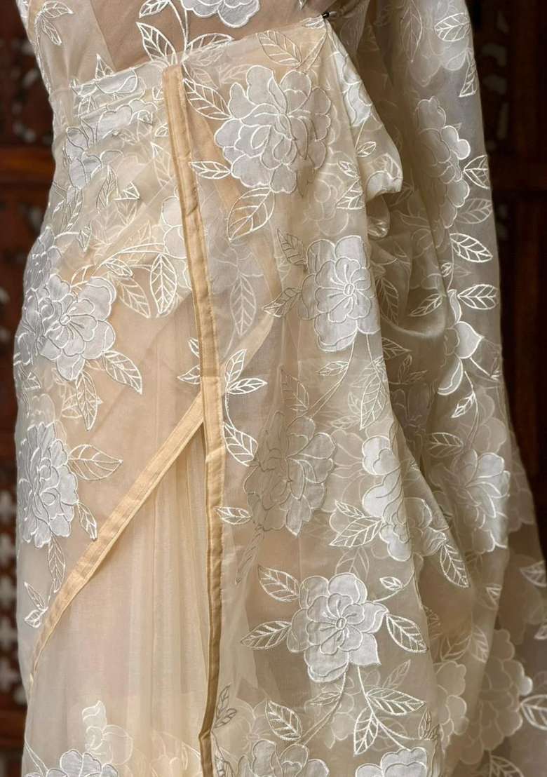 White Pure Organza Silk Saree With Traditional Woven Design For Women - Indya