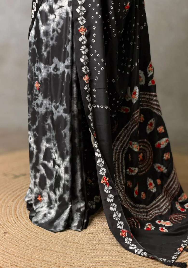 Black Crepe Silk Saree With Traditional Woven Design For Women - Indya