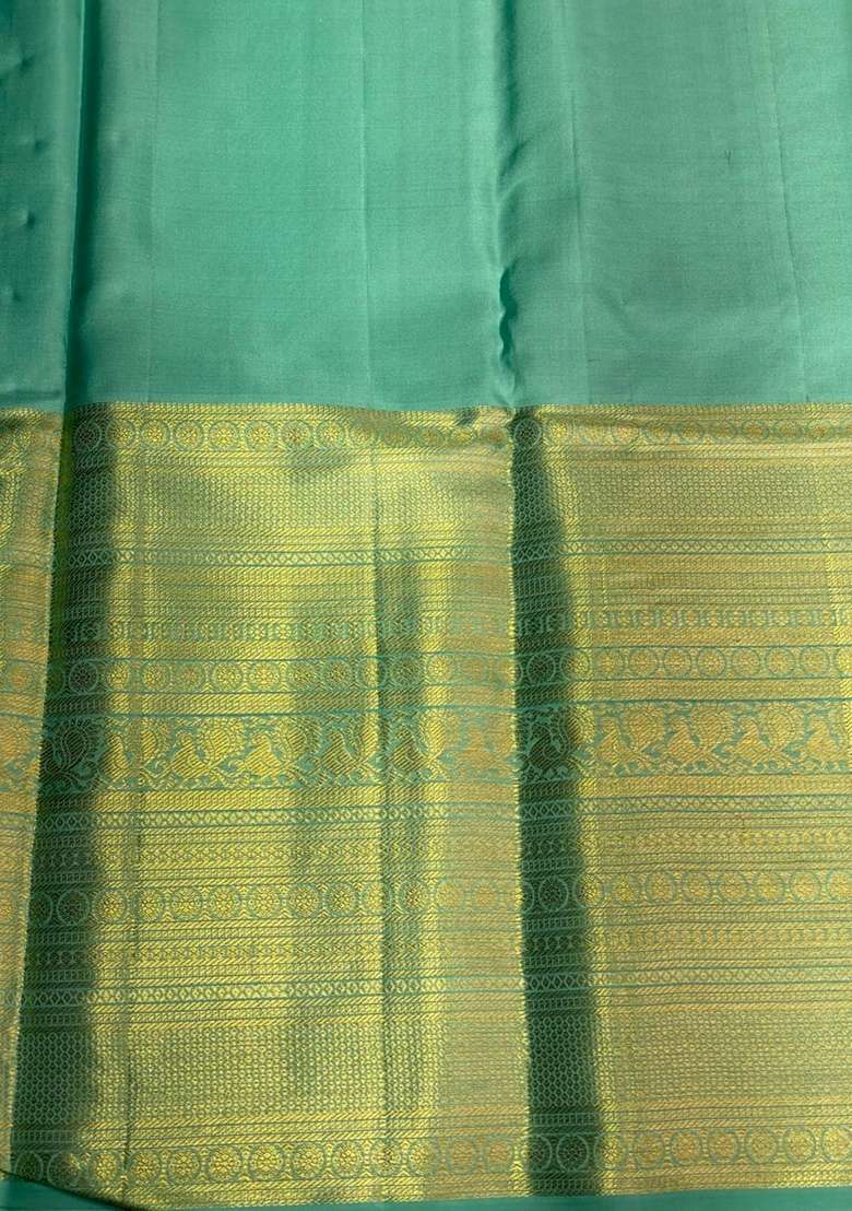 Green Pure Tissue Kanchipuram Silk Saree With Traditional Woven Design For Women - Indya
