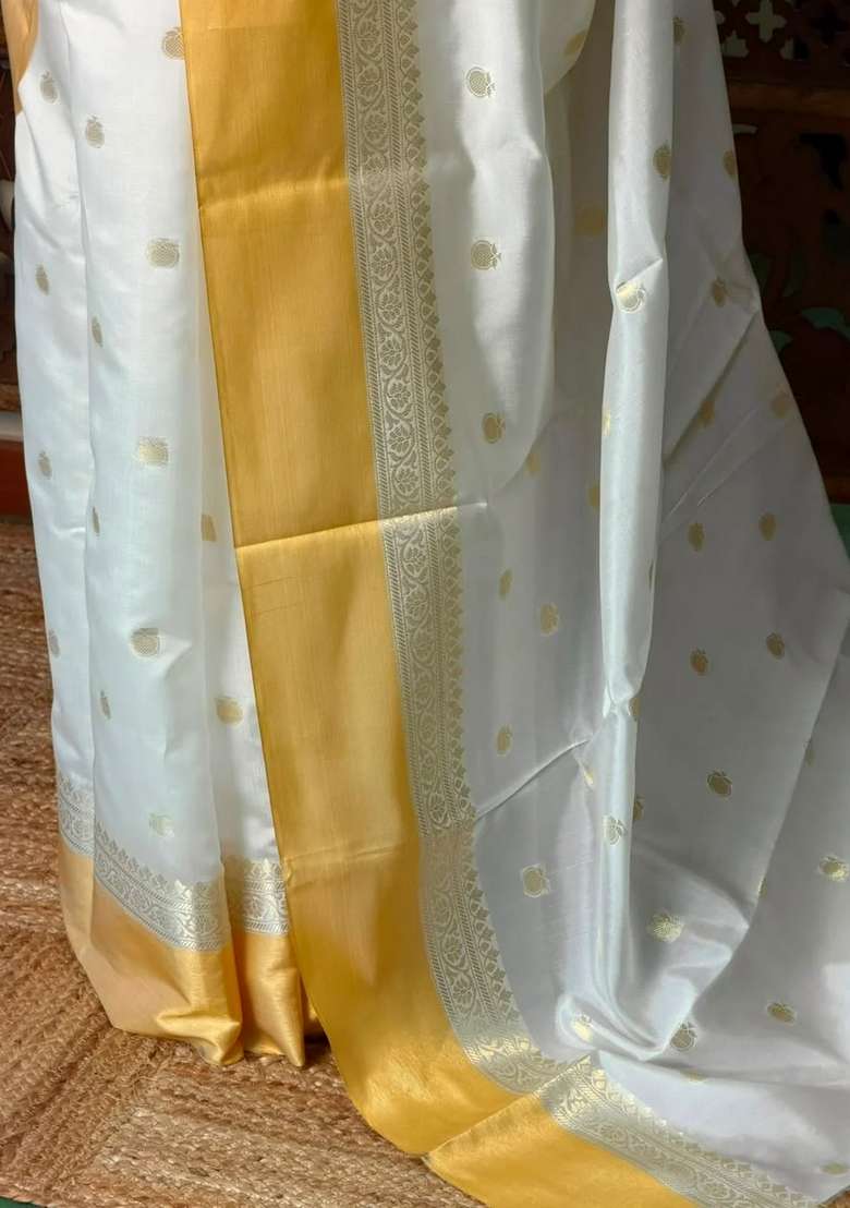 Off White And Gold Semi Banarasi Silk Saree With Traditional Woven Design For Women - Indya