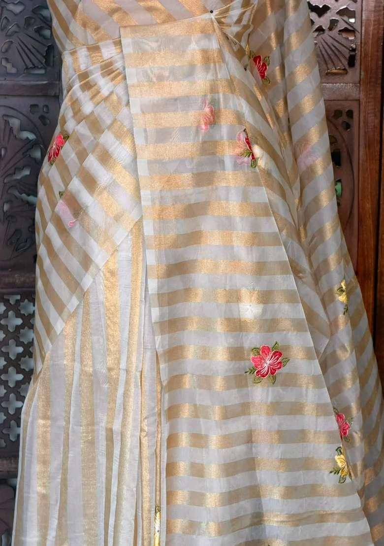 Silver Banarasi Organza Tissue Saree Pasilk4 With Traditional Woven Design For Women - Indya