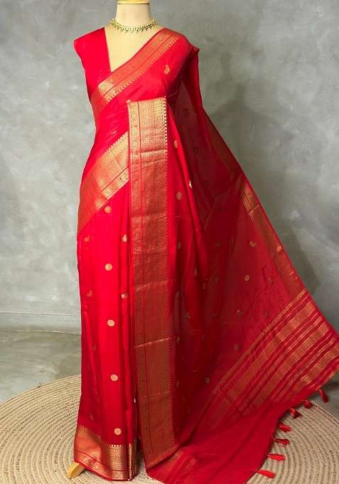 Red Pure Viscose Silk Saree With Traditional Woven Design For Women