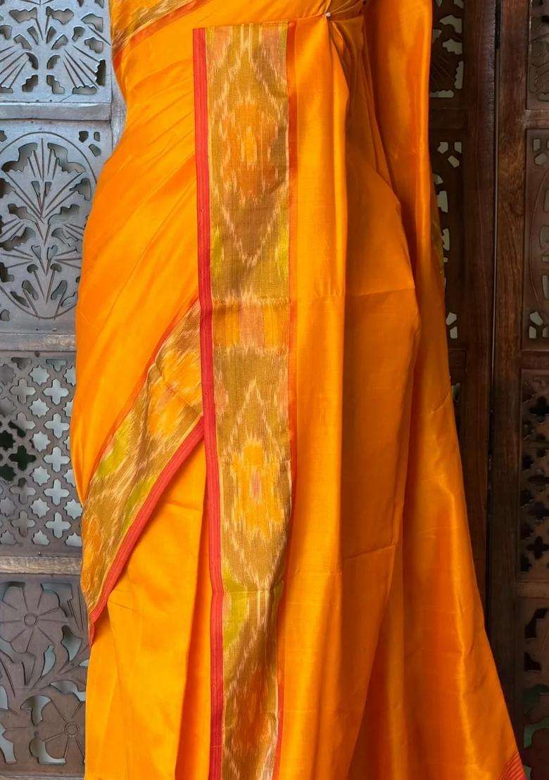 Yellow And Rani Pink Handloom Silk Cotton Saree With Traditional Woven Design For Women - Indya