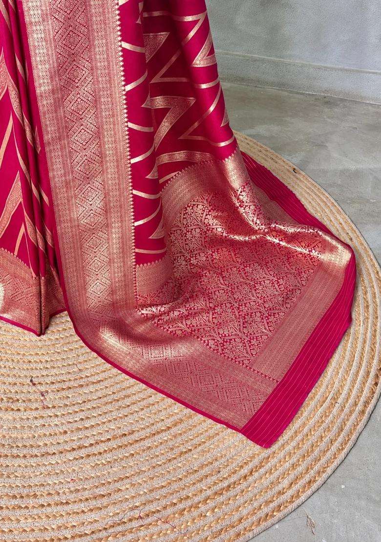 Dark Pink Banarasi Georgette Saree With Traditional Woven Design For Women - Indya