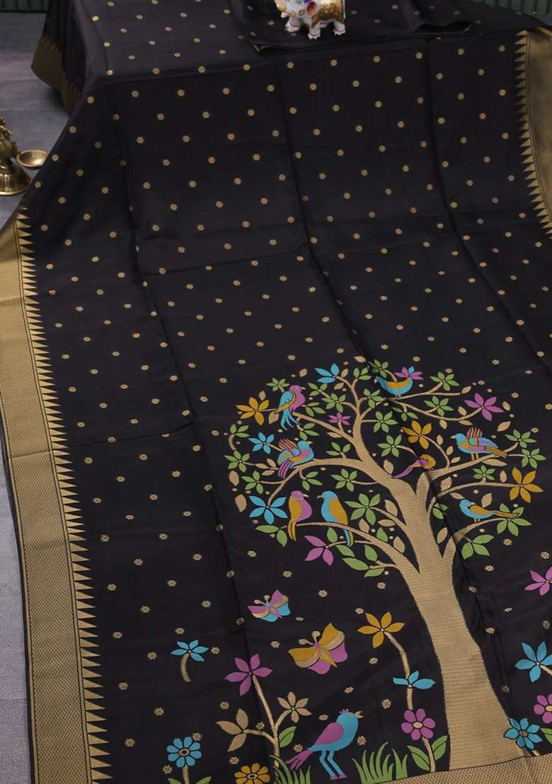 Munga Crepe Silk Saree Black And Pink With Zari Woven Buttas And Rich Thread Zari Woven Pallu With Buttas And Brocade Design For Women - Indya