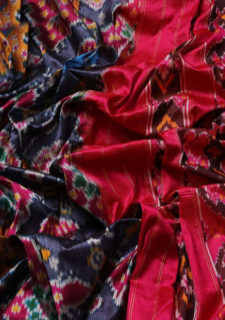 Pochampally Silk Saree Dark Grey And Dark Pink With Allover Ikat Weaves And Zari Woven Border With Traditional Woven Design For Women - Indya