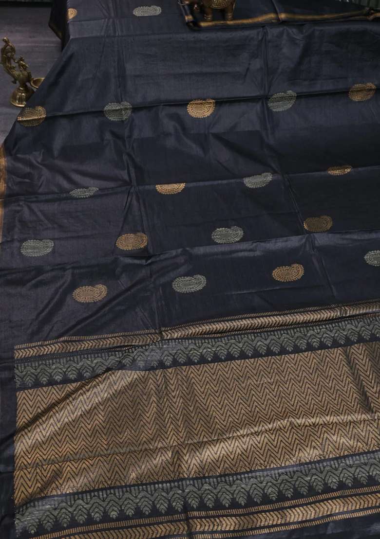 Banana Silk Saree Black With Thread Zari Woven Paisley Buttas And Zari Woven Border With Buttas And Brocade Design For Women - Indya