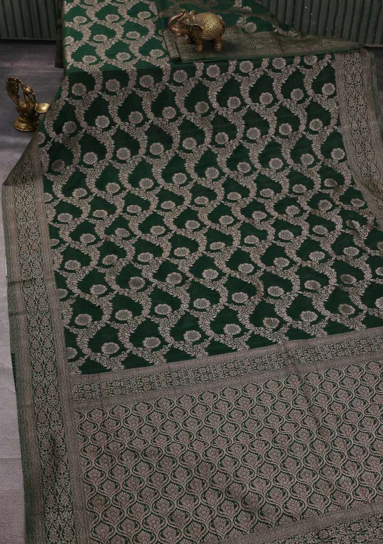 Banarasi Semi Crepe Saree Green With Allover Thread Zari Weaves And Woven Border With Traditional Woven Design For Women - Indya